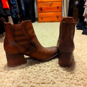 Kork-ease Chelsea boots size 7